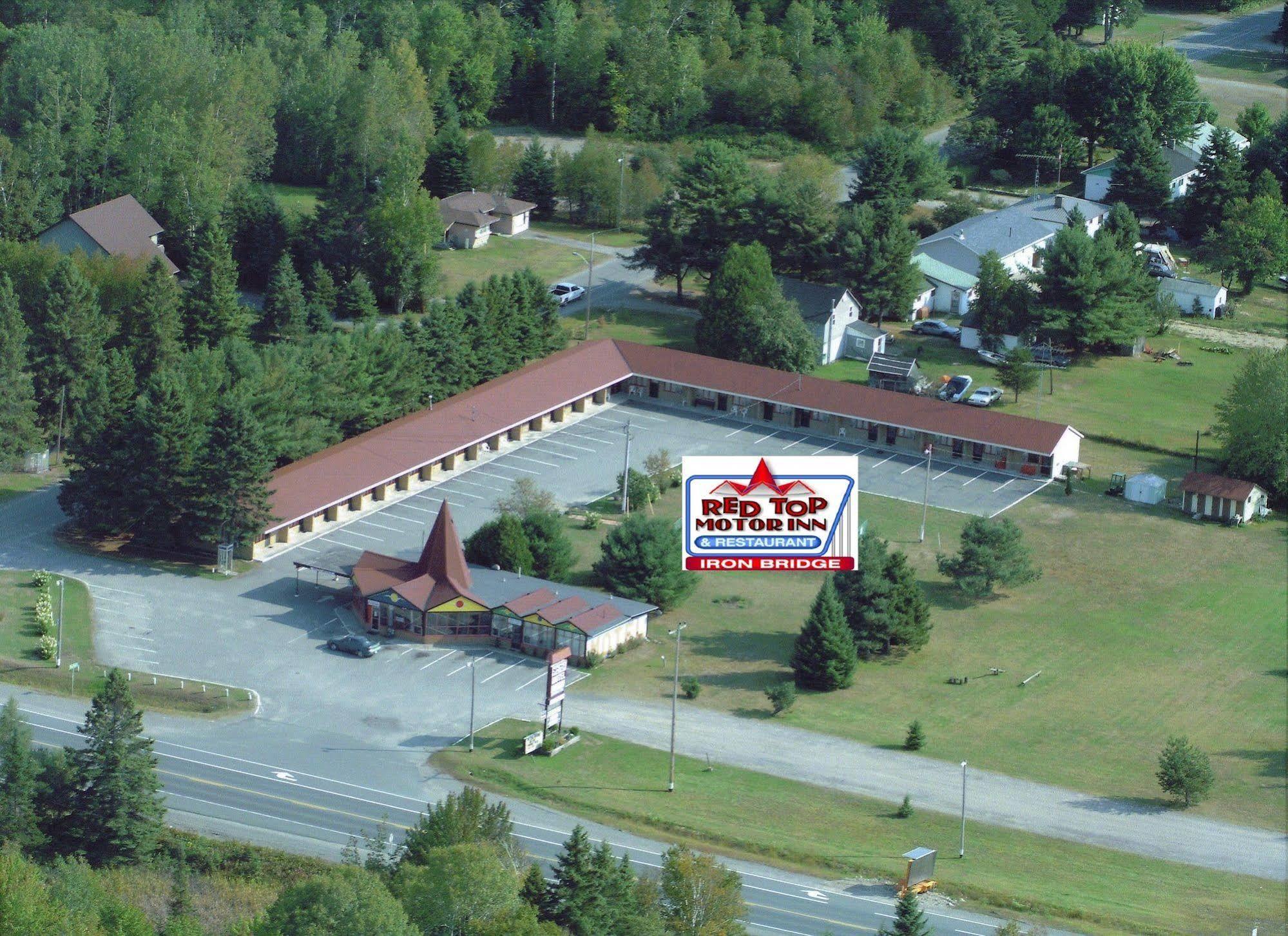 Red Top Motor Inn Iron Bridge Екстер'єр фото