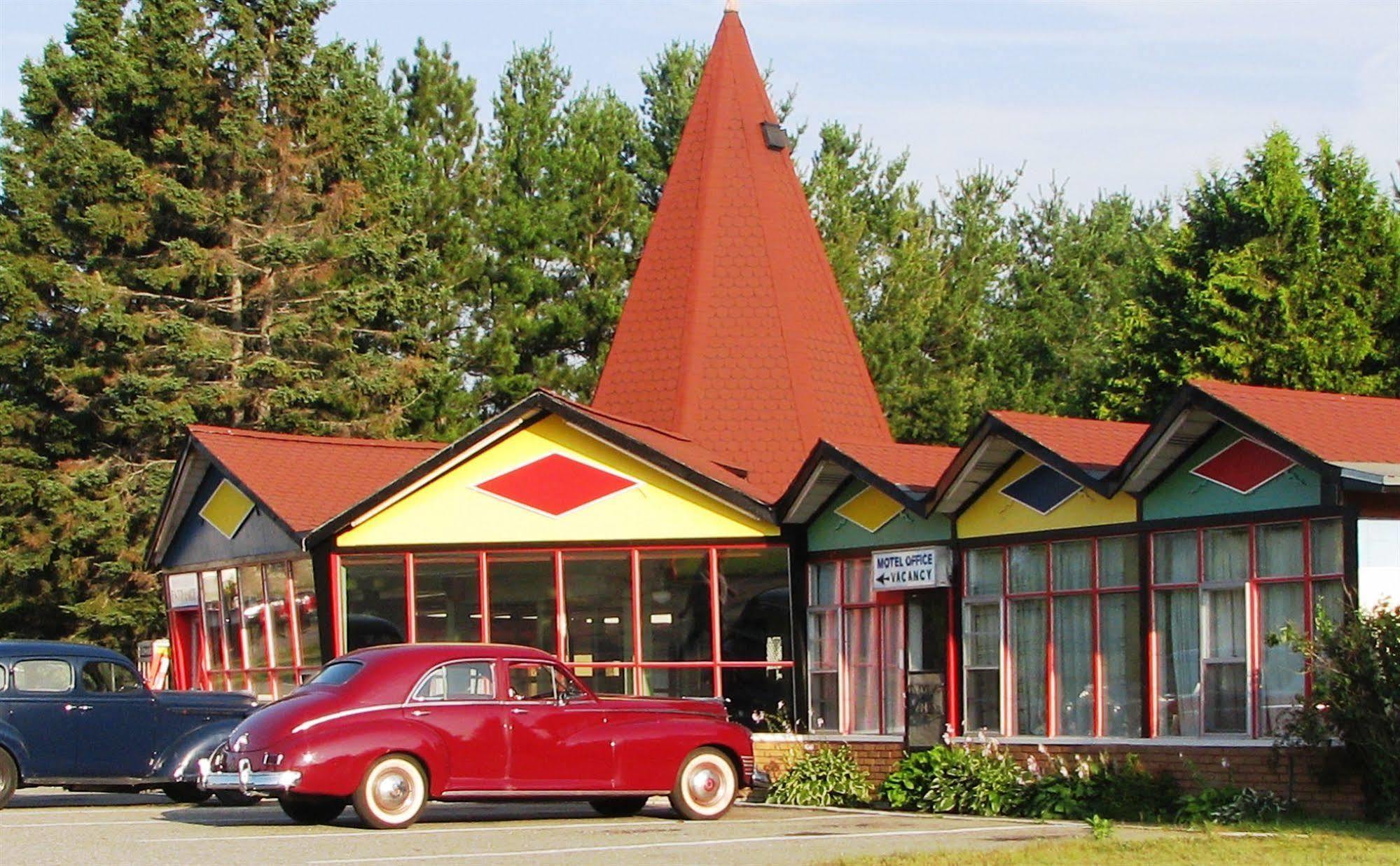 Red Top Motor Inn Iron Bridge Екстер'єр фото